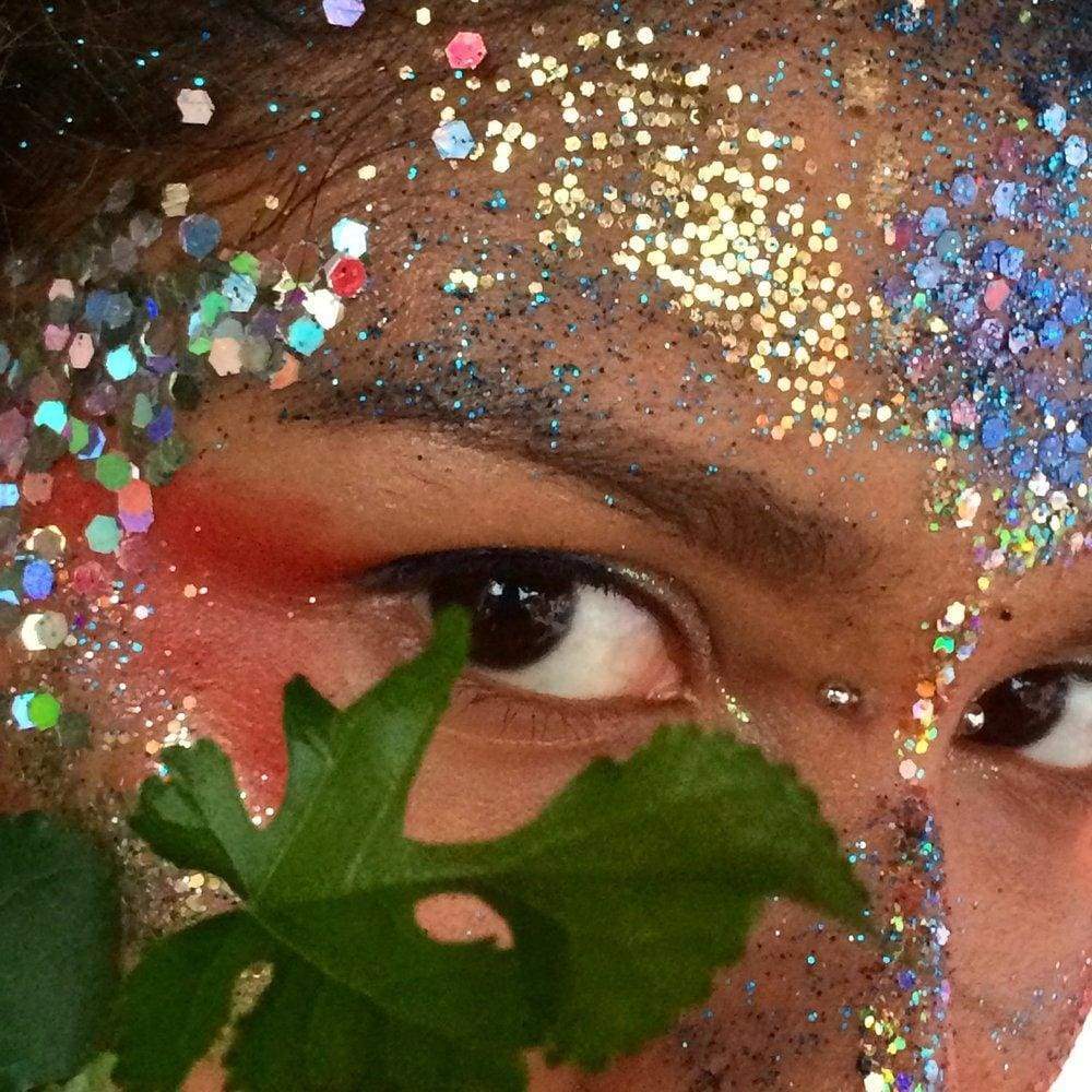 The Ultimate Glitter Guide for Festival-Goers